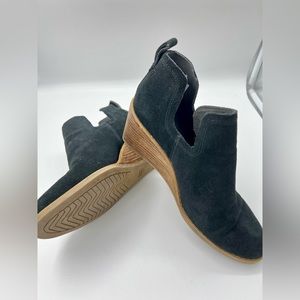 TOMS Kallie Black Suede Wedge Boot size 7.5